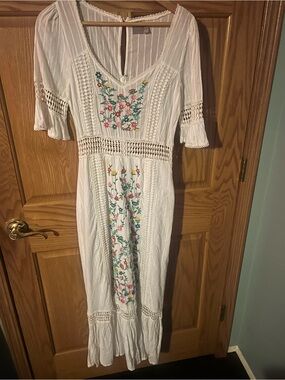 ASOS White Embroidered Boho Maxi Dress - Floral Detail Size 6